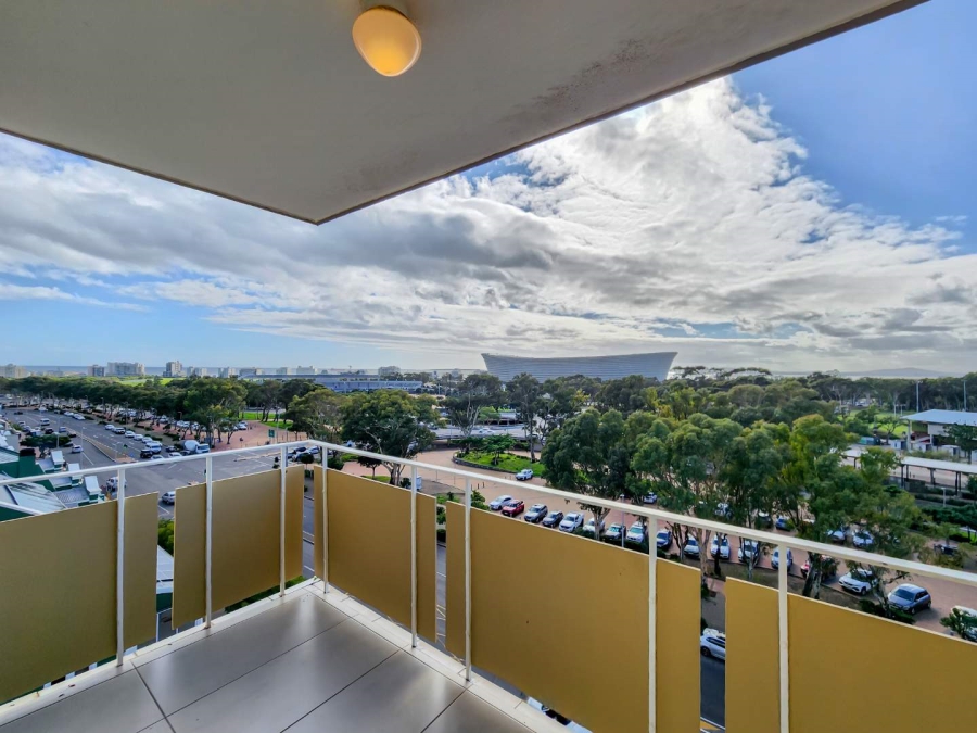 To Let 2 Bedroom Property for Rent in Green Point Western Cape